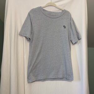 Abercrombie Kids Light Gray Short Sleeve Tee size 5/6